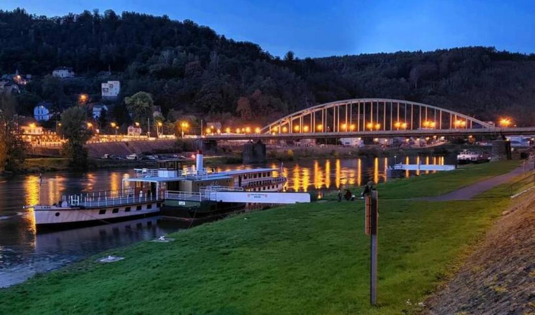 U Bocmana S Vyhledem Na Zamek A Labe Decin Exterior foto