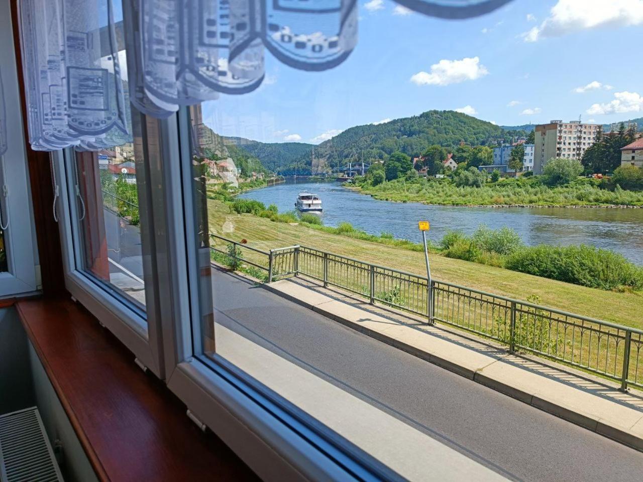 U Bocmana S Vyhledem Na Zamek A Labe Decin Exterior foto