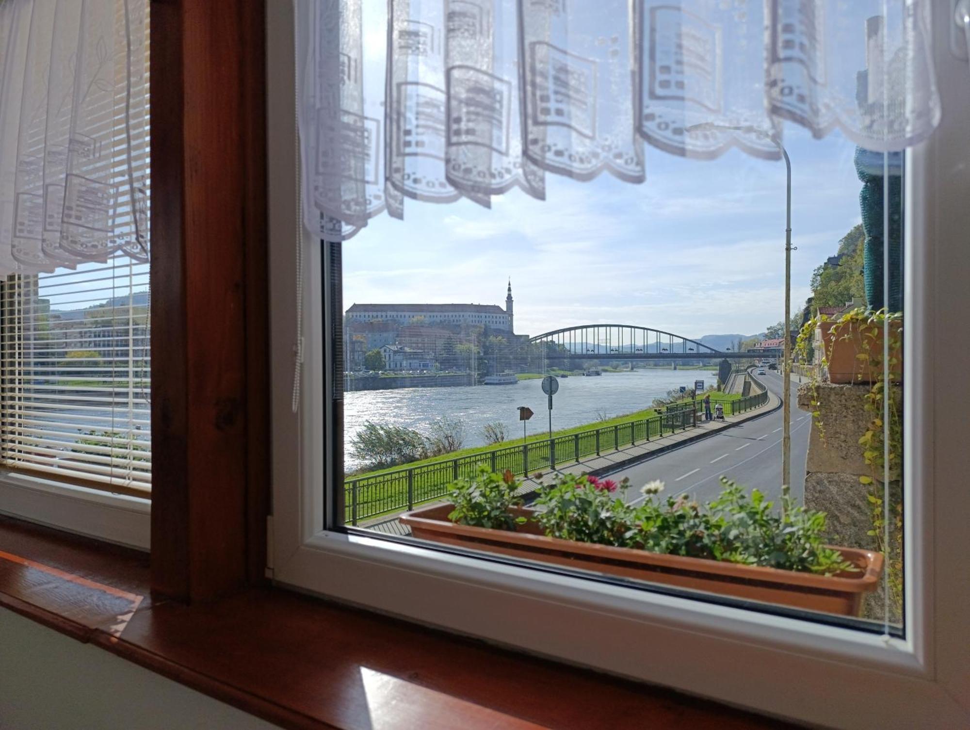 U Bocmana S Vyhledem Na Zamek A Labe Decin Exterior foto
